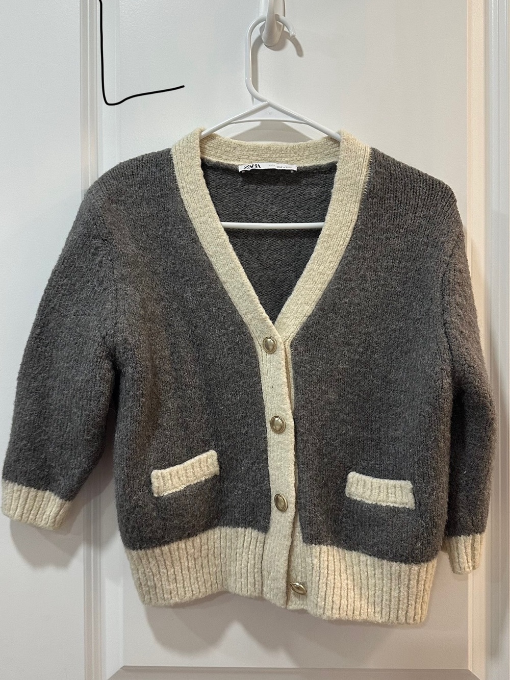 Cozy Two-Tone Wool-Blend Cardigan Sweater - Gray & Cream